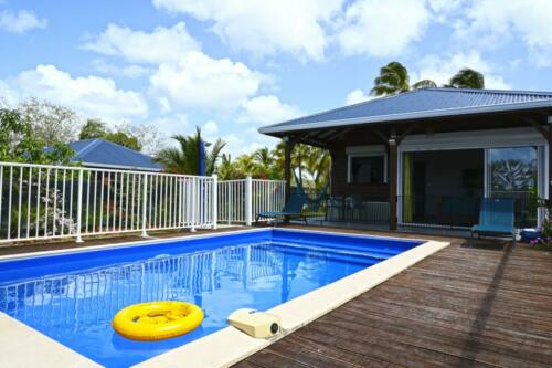 Piscine avec bouée