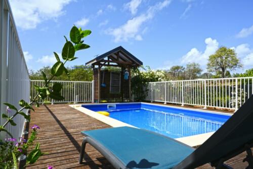 Piscine bungalow Martinique Sainte-Anne